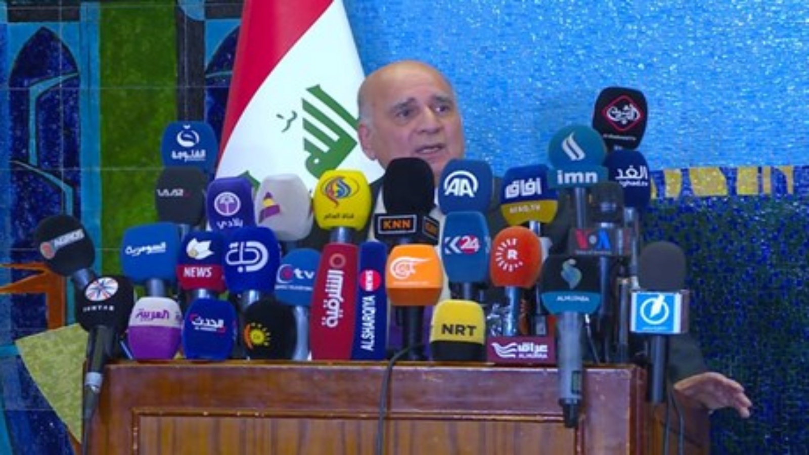 وزير الخارجية العراقي فؤاد حسين خلال مؤتمر صحافي سابق