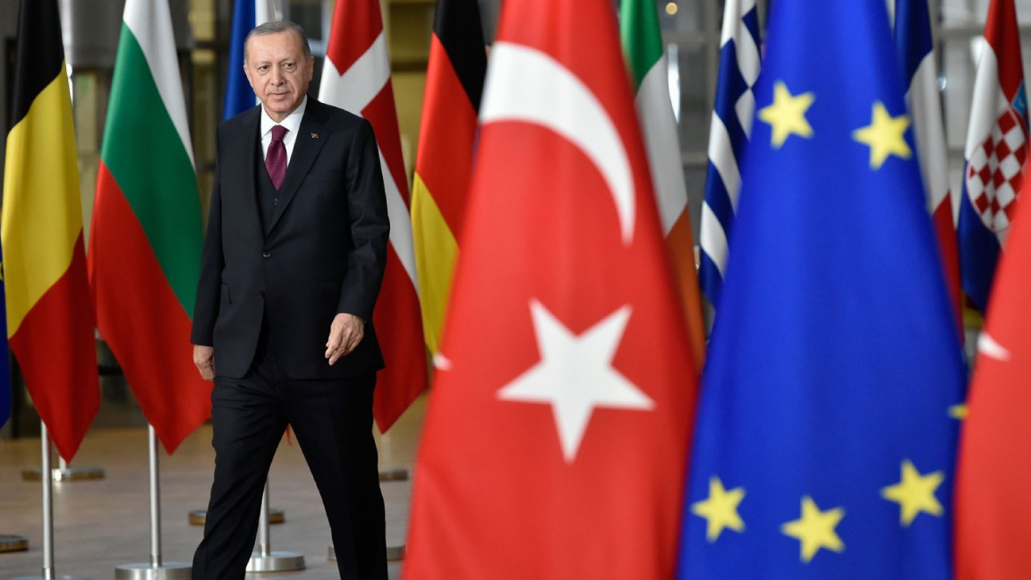 الرئيس التركي في بروكسل في 9 مارس 2020 قبل لقائه رئيس الاتحاد الأوروبي