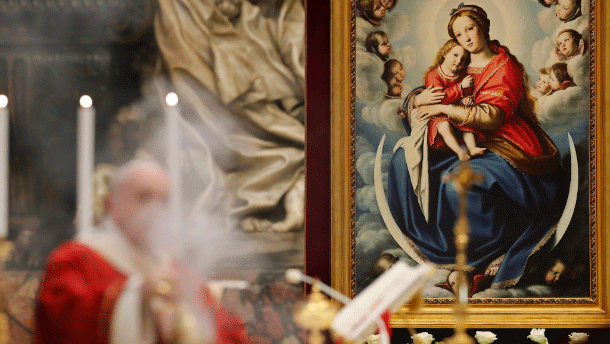 الحبر الأعظم يترأس الذبيحة الإلهية في بازيليك القديس بولس في الفاتيكان، بتاريخ 31 أيار/مايو 2020