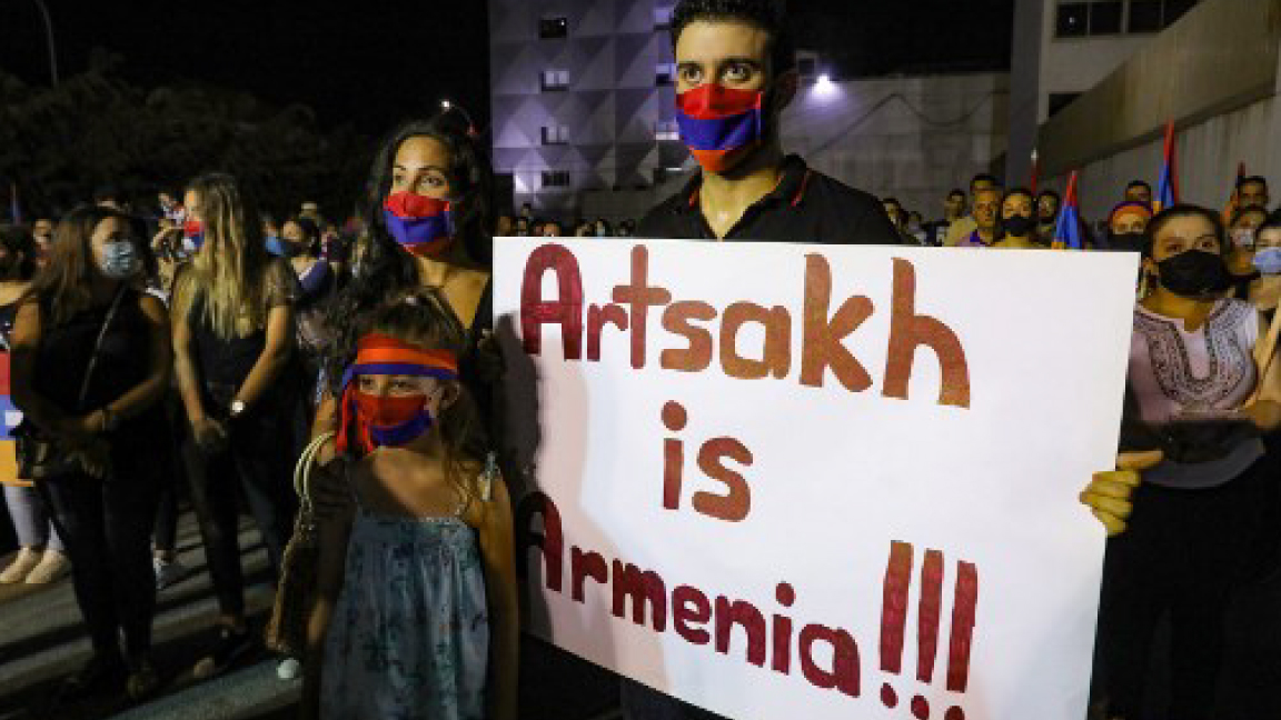 لبنانيون أرمن ينفذون وقفة تضامنية مع قره باغ في بيروت الجمعة