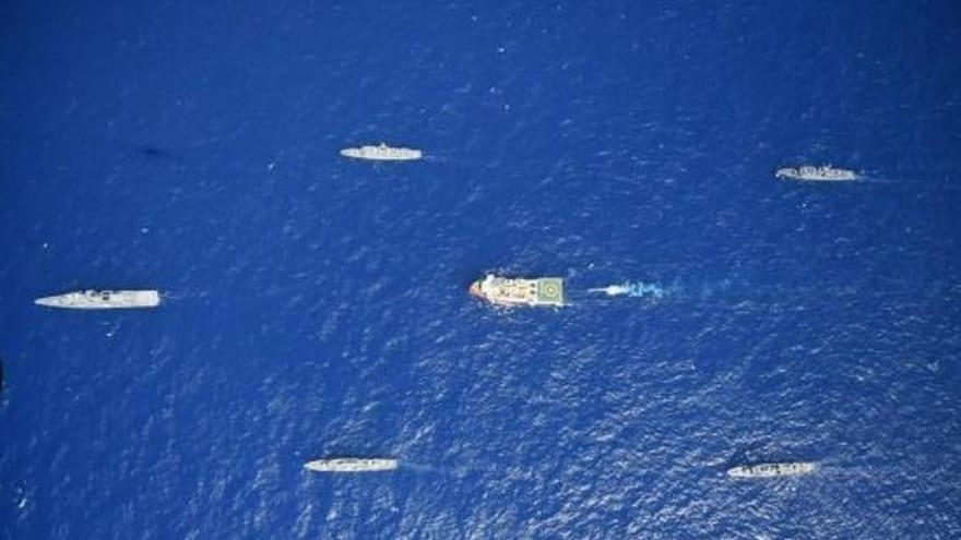 صورة وزعتها وزارة الدفاع التركية في 12 آب/أغسطس 2020 تظهر السفينة الاستكشافية عروج ريس (وسط) قبالة سواحل أنطاليا