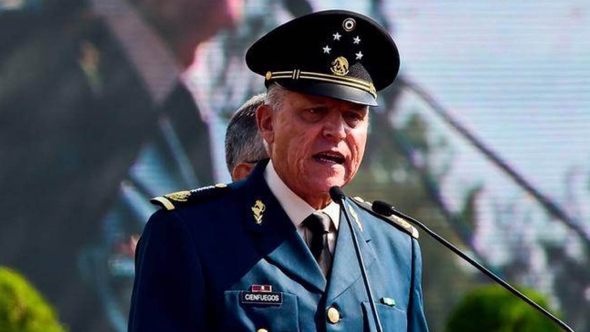 وزير الدفاع المكسيكي السابق سالفادور سيينفويغوس