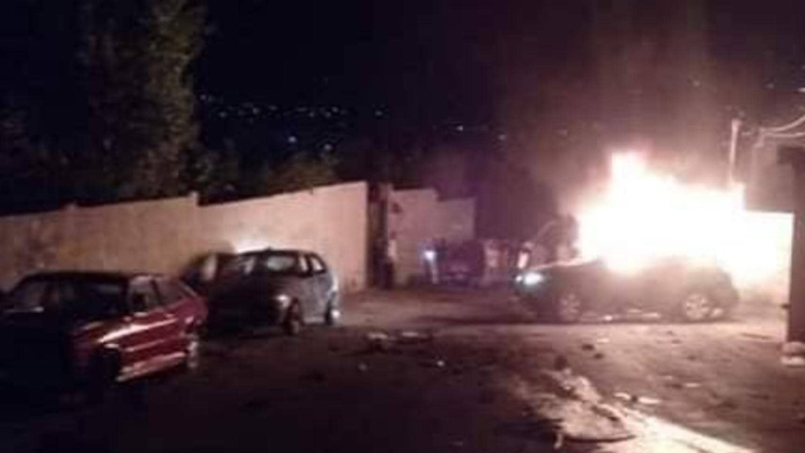 صورة حريق سيارة مفتي دمشق انتشرت في صفحات موالية للنظام السوري على التواصل الاجتماعي