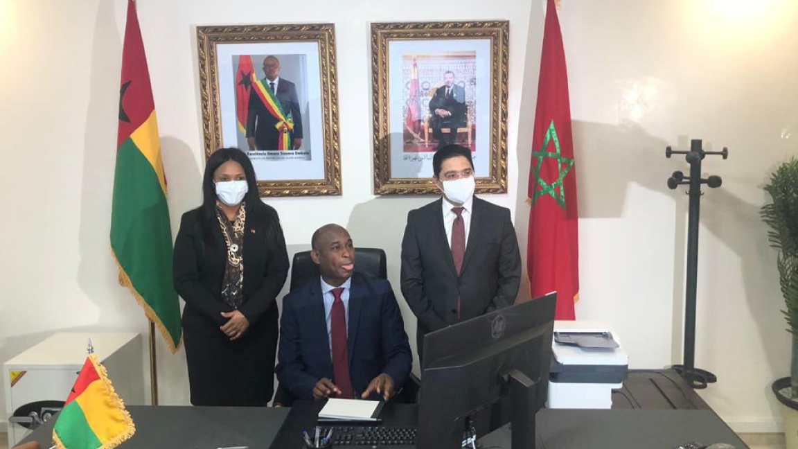 وزير خارجية المغرب لدى تدشينه مع نظيرته في غينيا بيساو القنصلية العامة لهذه الاخيرة في الداخلة