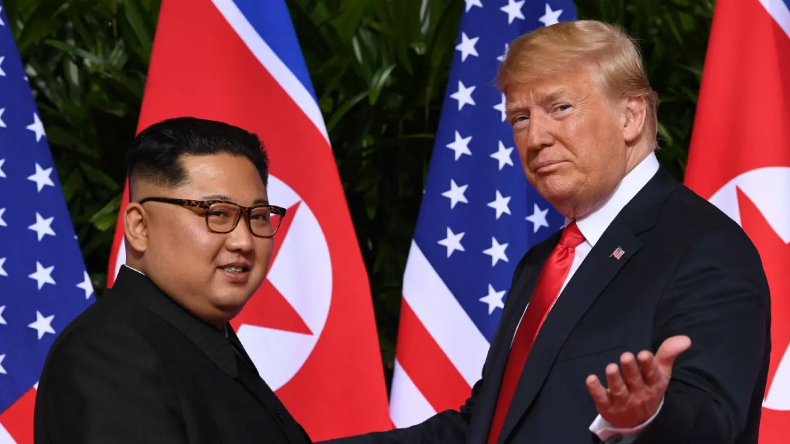 الرئيس الأميركي والزعيم الكوري الشمالي في سنغافورة في يونيو 2018