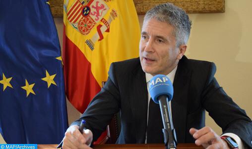 وزير الداخلية الإسباني فرناندو غراندي مارلاسكا