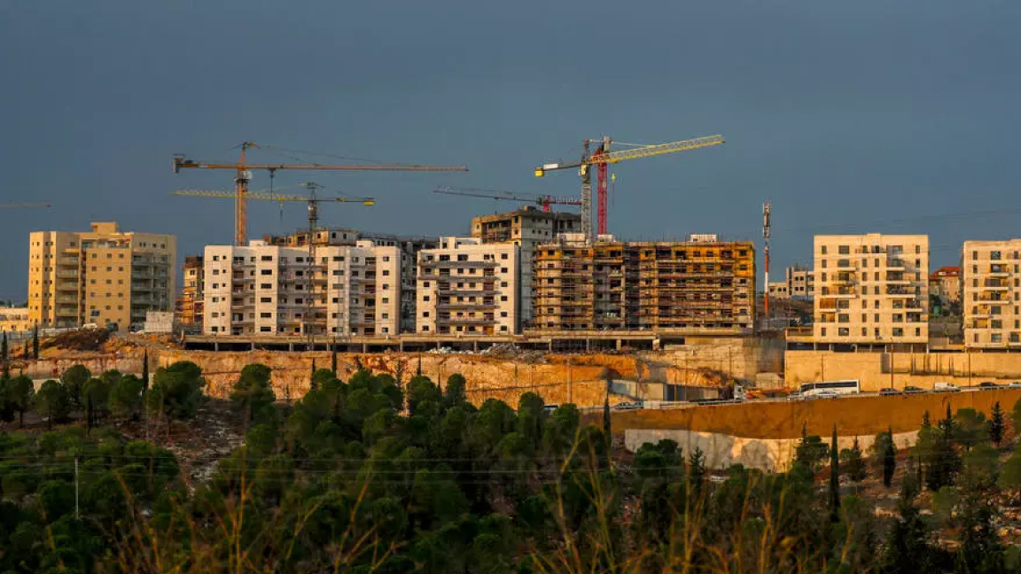 صورة التقطت في 12 نوفمبر الجاري تظهر أعمال البناء الجارية في مستوطنة رامات شلومو بالقدس الشرقية