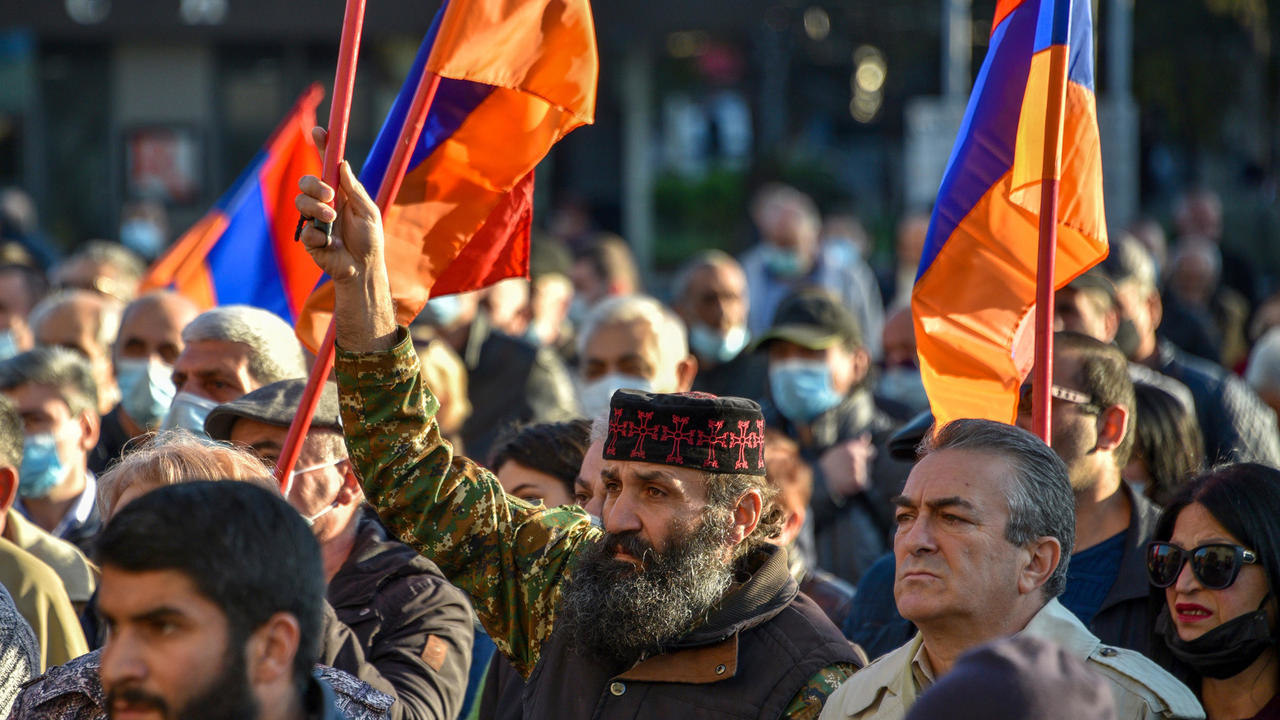 تظاهرة في يريفان ضد اتفاق السلام مع أذربيجان في 12 تشرين الثاني/نوفمبر 2020