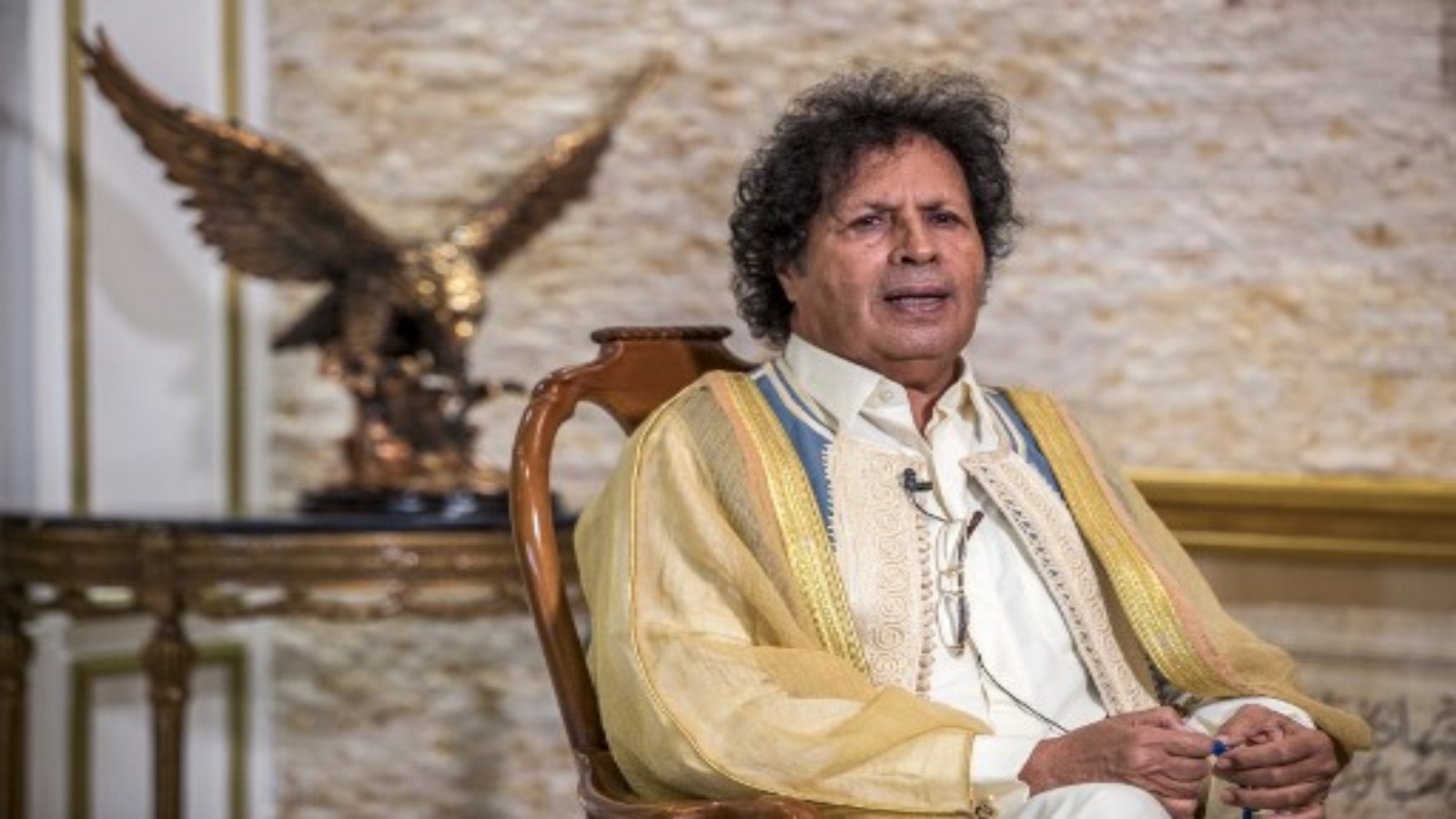 أحمد قذاف الدم ، ابن عم الزعيم الليبي المعزول معمر القذافي في منزله بحي الزمالك بالعاصمة المصرية القاهرة في 2 نوفمبر 2020