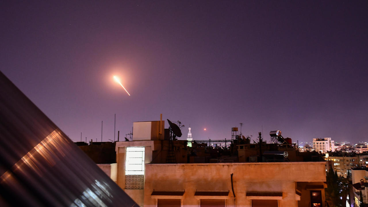الدفاع الجوي السوري يرد على قصف إسرائيلي جنوب دمشق ليل 20 تموز/يوليو 2020 