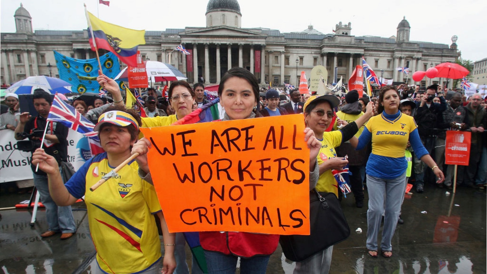 تقرير يتهم لندن بتجاهل القانون والإساءة لجيل من المهاجرين