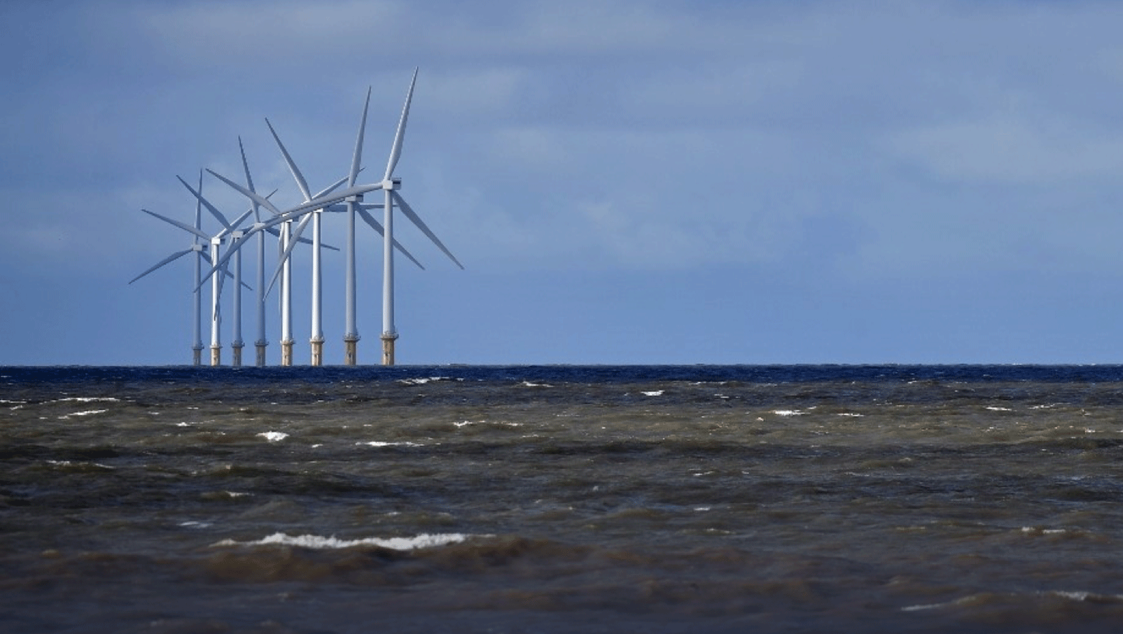 مجموعتان بريطانية ونروجية توافقان على تمويل أكبر حقل بحري لطاقة الرياح