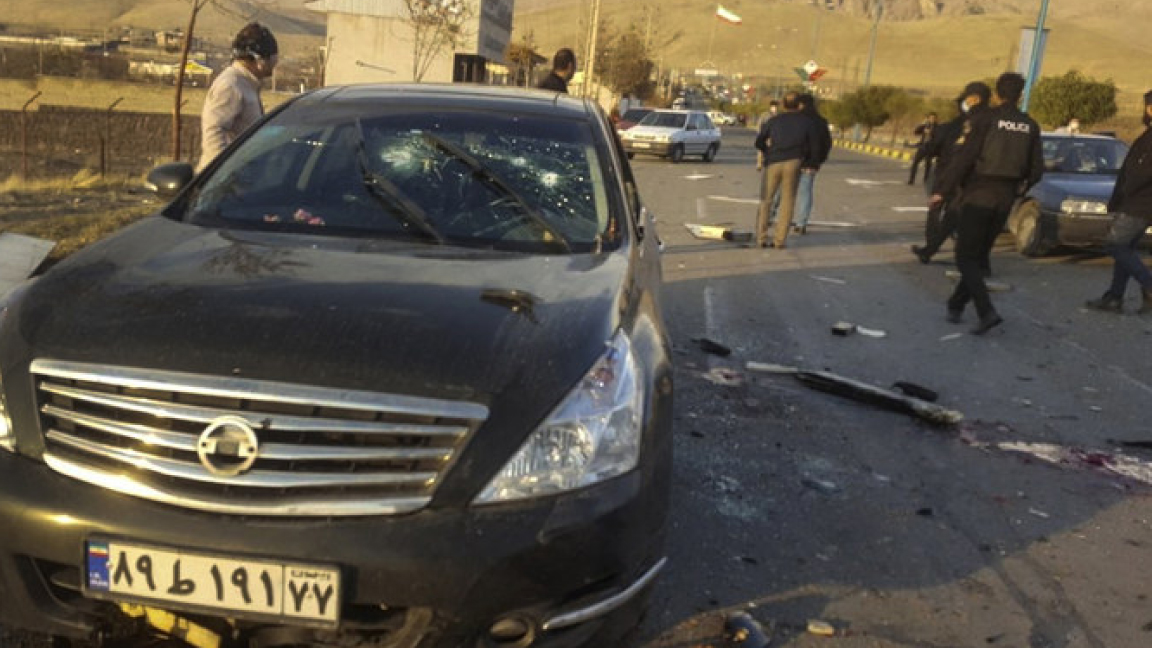 السيارة التي قُتل فيها العالم النووي الإيراني محسن فخري زاده الجمعة 