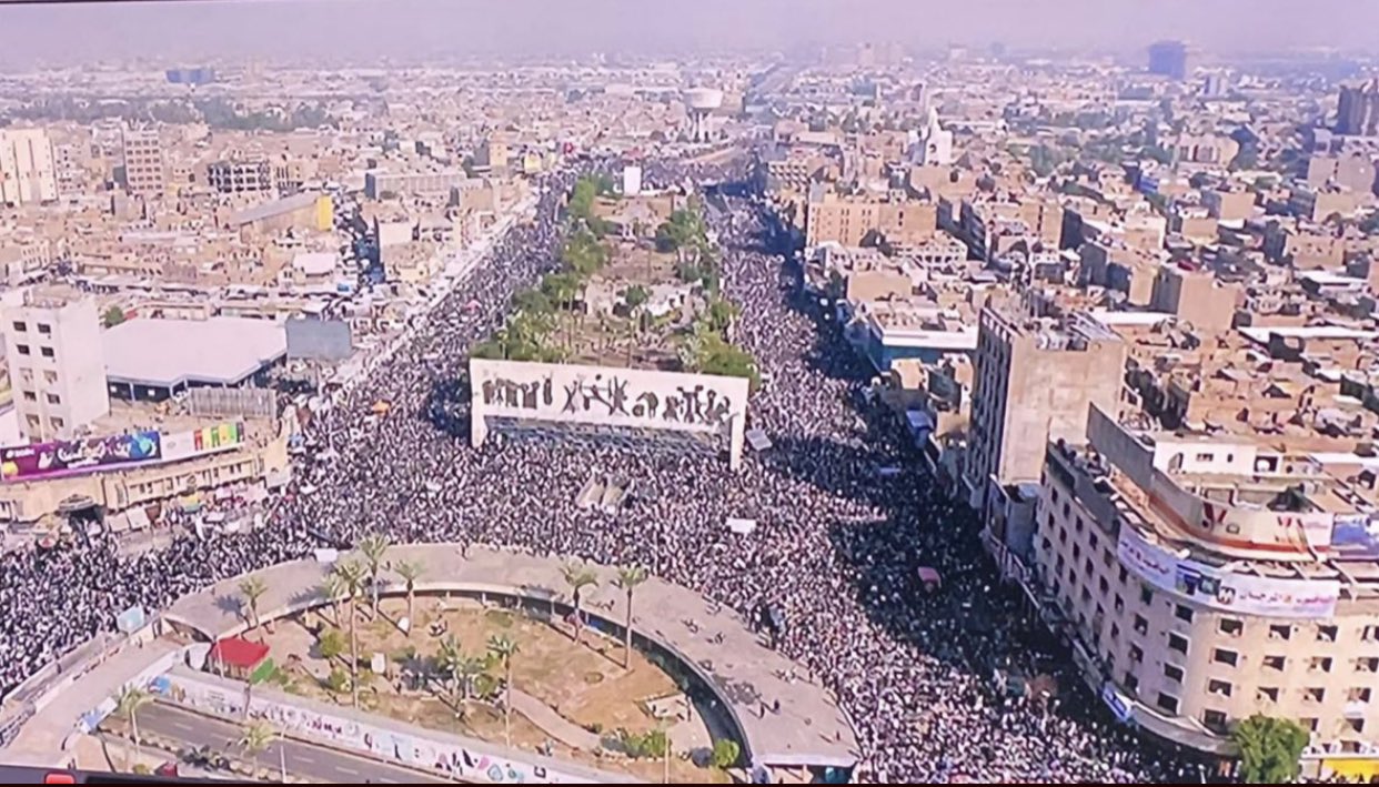 انصار الصدر يتظاهرون اليوم دعما لزعيمهم واستعدادا للانتخابات المبكرة