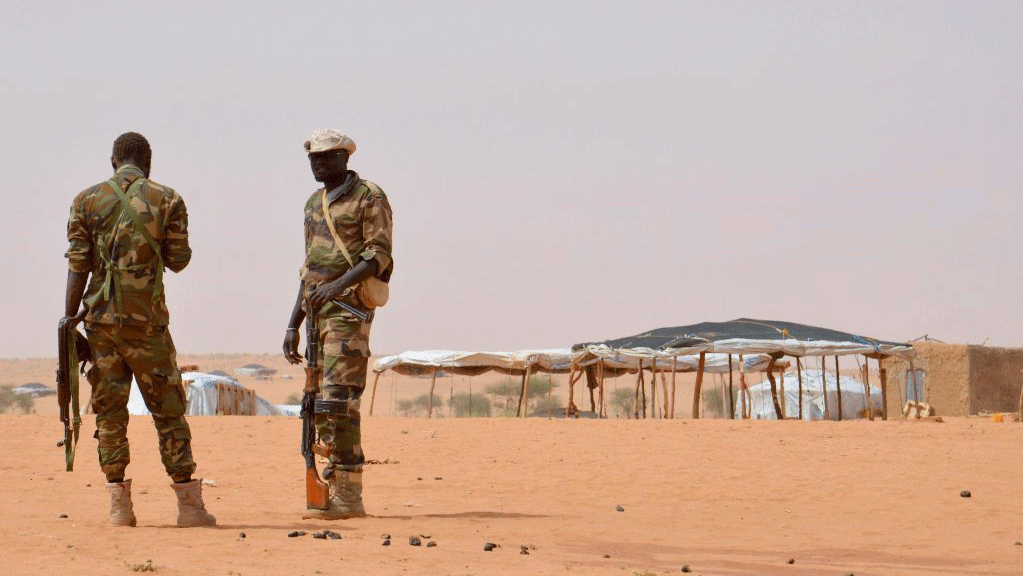 تقع النيجر في منطقة الساحل الشاسعة حيث تنشط جماعات جهادية تنفّذ عمليات أودت بالآلاف