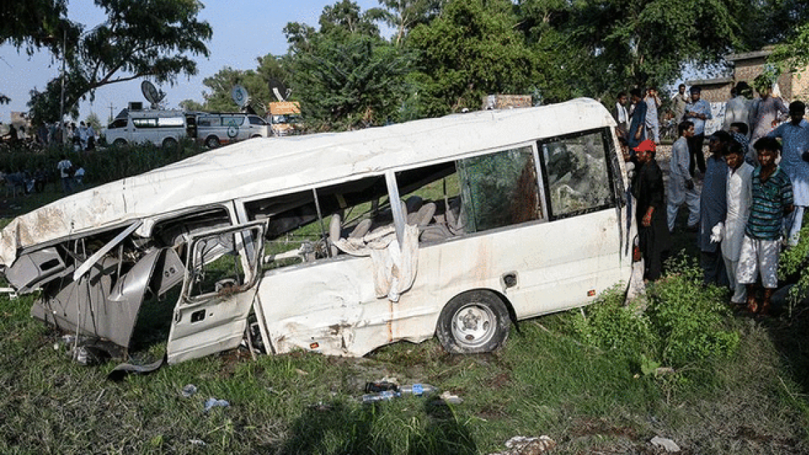 صورة لاصطدام حافلة في إسلام أباد في 3 يوليو الماضي