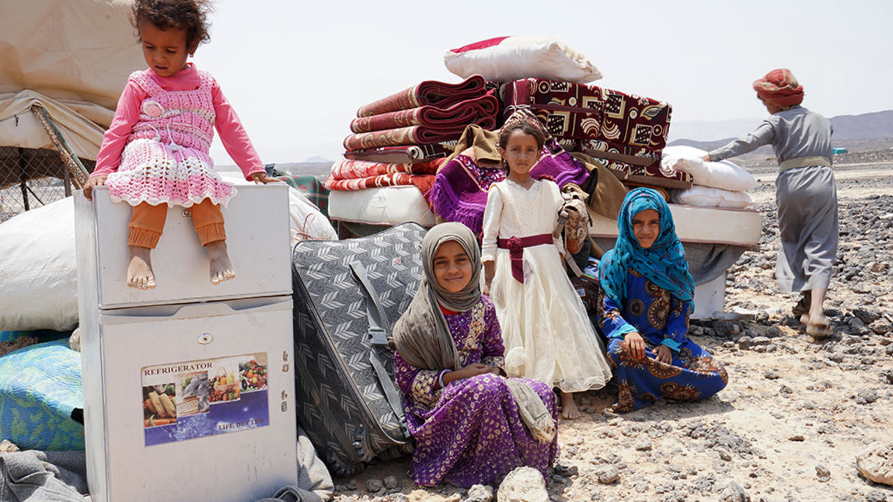 عائلة يمنية نازحة في مخيم في مأرب في 16 ايلول/سبتمبر 2020