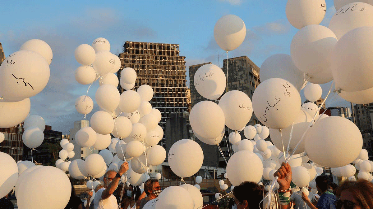 من تظاهرة احتفالية في بيروت بمناسبة الشهر الثاني على انفجار المرفأ