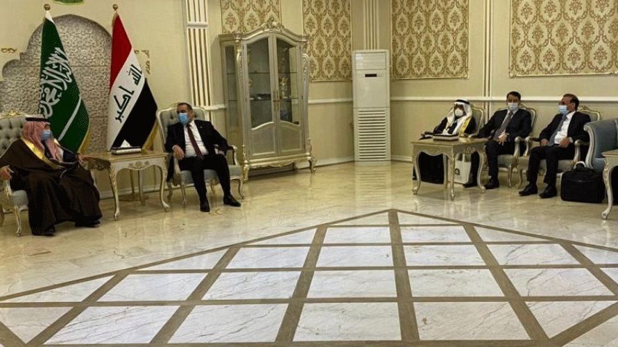 الوفد السعودي برئاسة وزير التجارة ماجد القصبي لدى وصوله الى بغداد اليوم الصورة من الوكالة العراقية الرسمية
