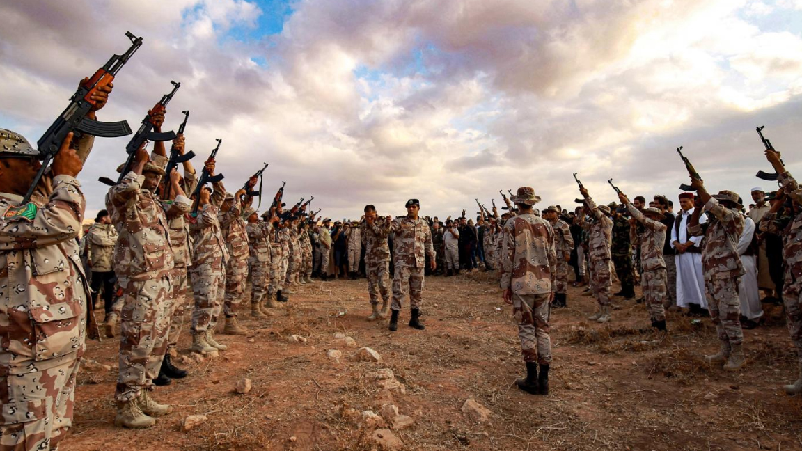 عناصر من قوات المشير خليفة حفترفي بنغازي في الأول من نوفمبر الماضي 