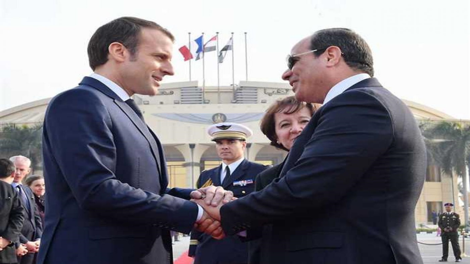 الرئيس الفرنسي ماكرون ونظيره المصري