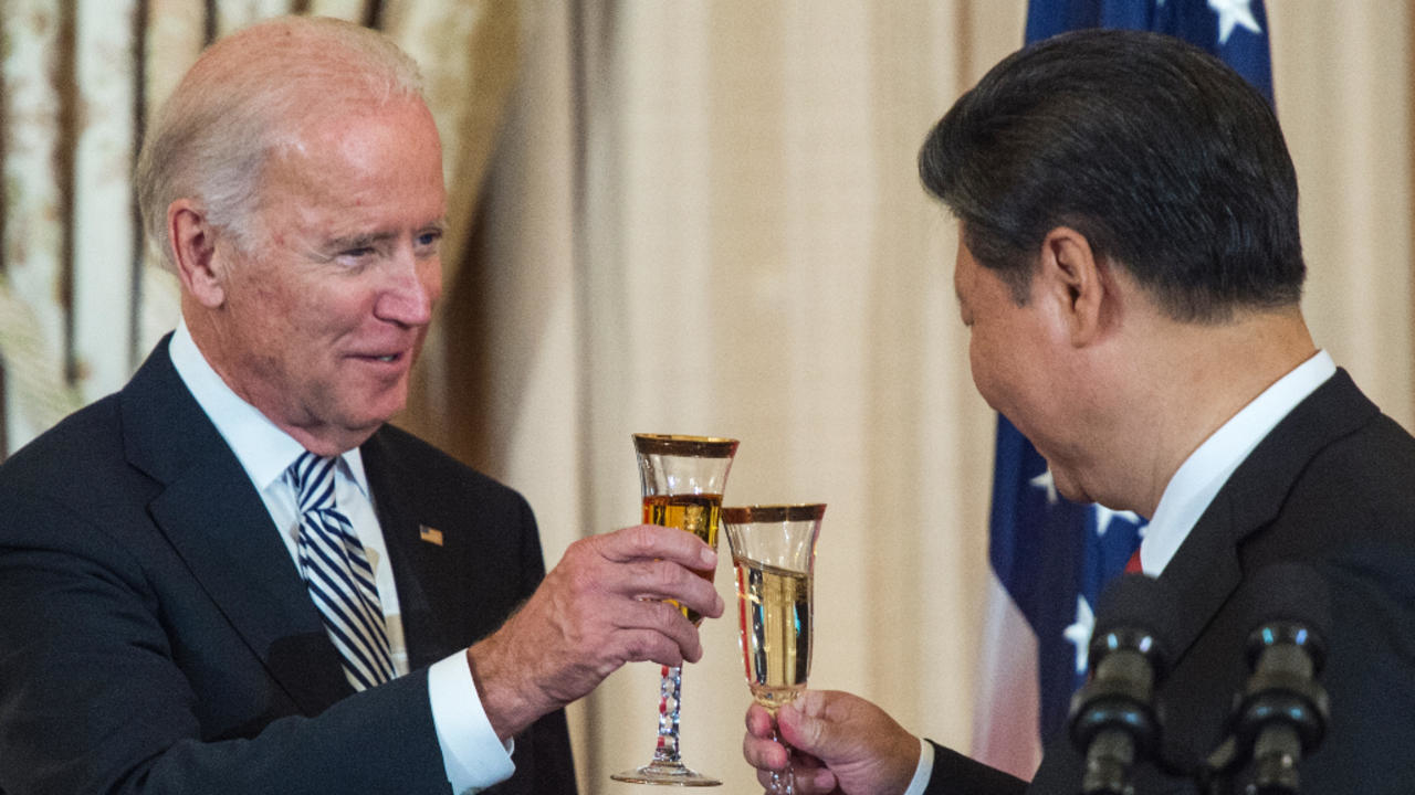 الرئيس الصيني والرئيس الأمريكي المنتخب جو بايدن في البيت الأبيض. سبتمبر 2015