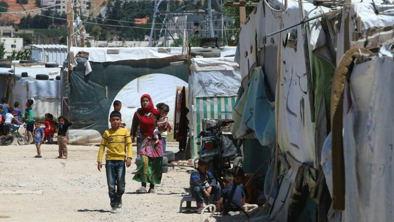 لاجئون سوريون في مخيم في مدينة زحلة في محافظة البقاع شرق لبنان