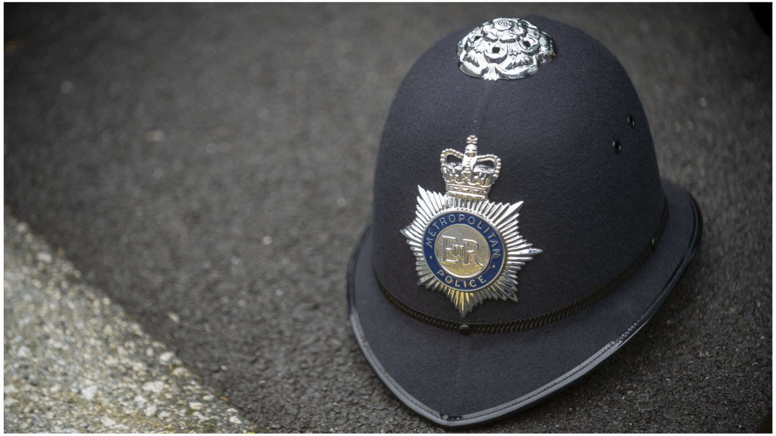 ضابطة سابقة تقاضي شرطة لندن بسبب 