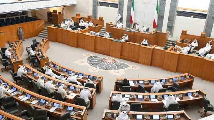عدد من النواب في مجلس الأمة الكويتي، ومن المتوقع احتدام الحوار والصدام بين الحكومة وأغلبية نواب الأمة في الأيام القليلة المقبلة