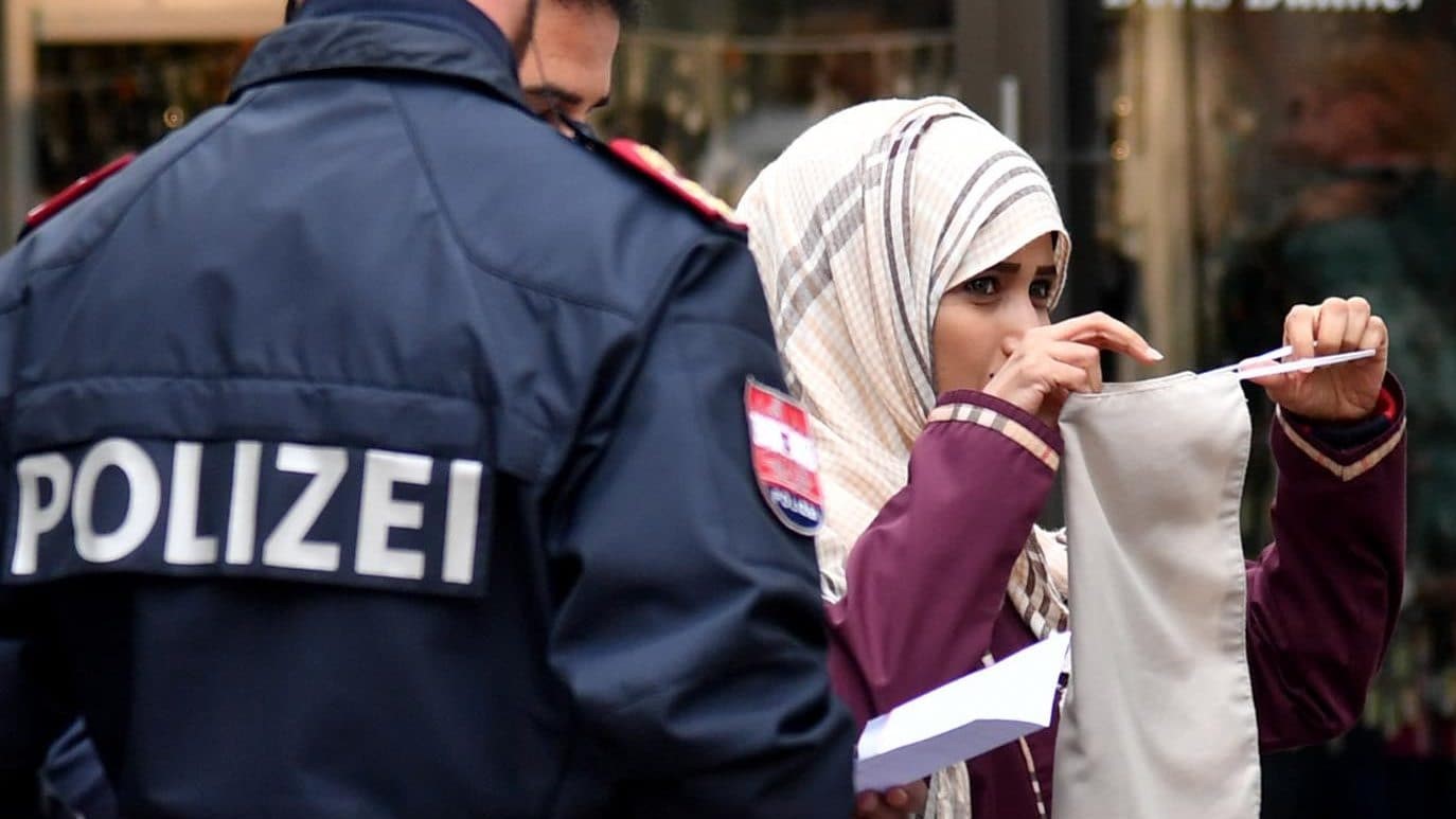 النمسا تبطل حظر ارتداء الفتيات للحجاب في المدارس الابتدائية