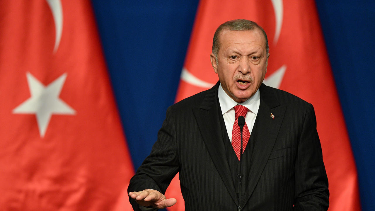 اردوغان خلال مؤتمر صحافي في بودابست في 7 تشرين الثاني/نوفمبر 2019