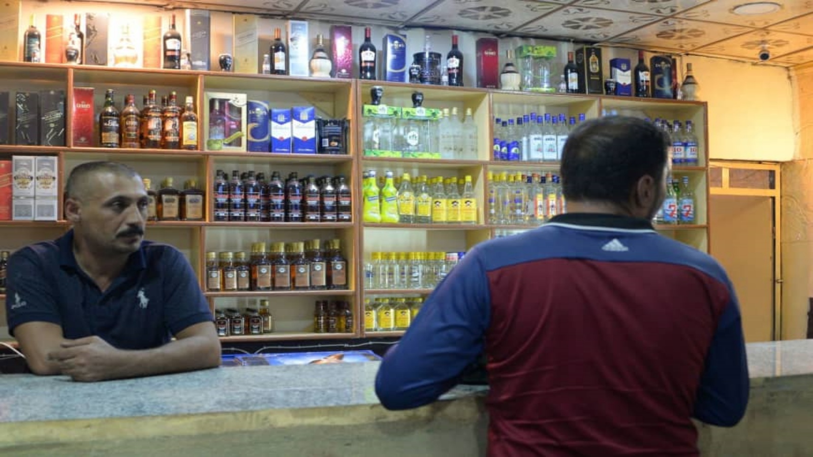 محل عراقي لبيع المشروبات الكحولية