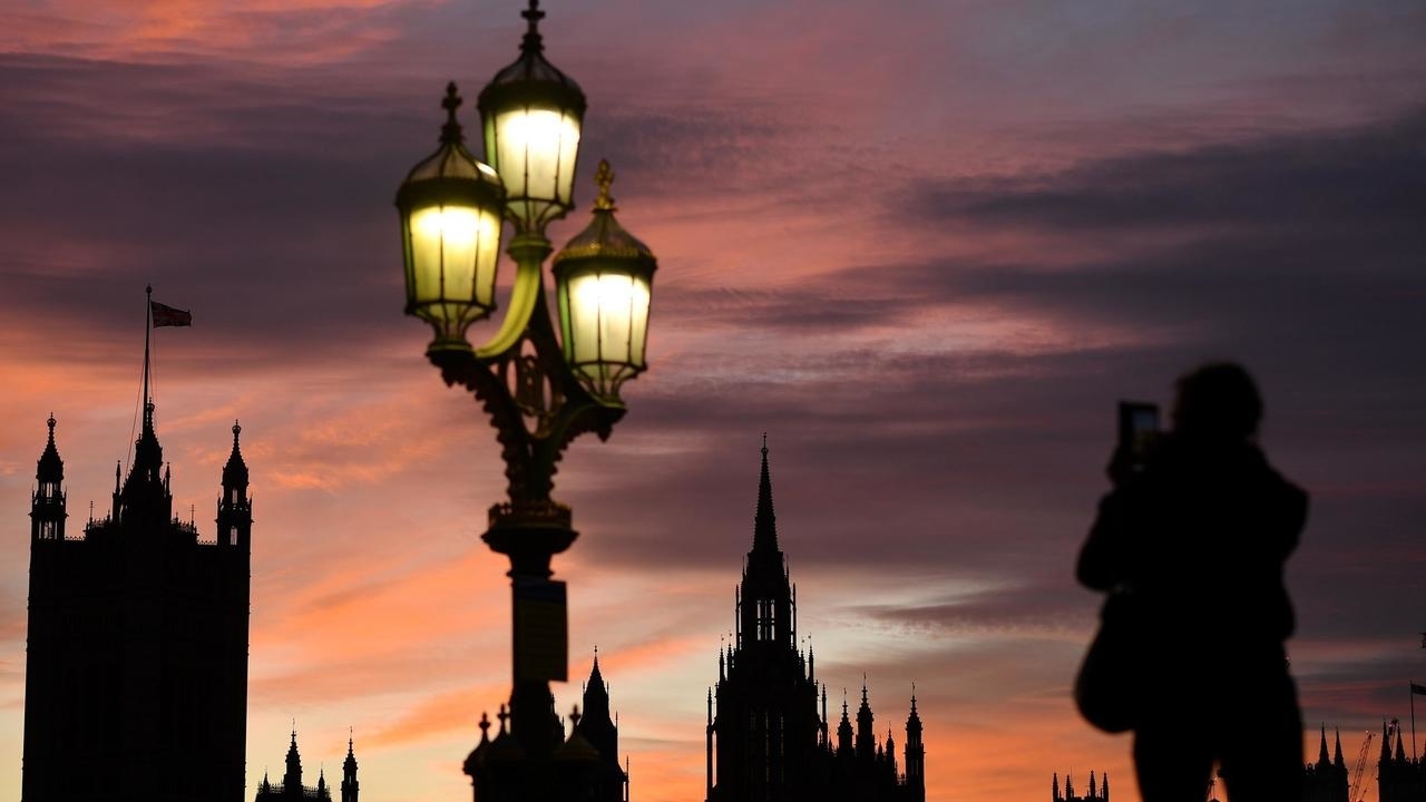 قصر وستمنستر الذي يضم مجلسي البرلمان البرطاني في لندن في 24 تشرين الثاني/نوفمبر 2020