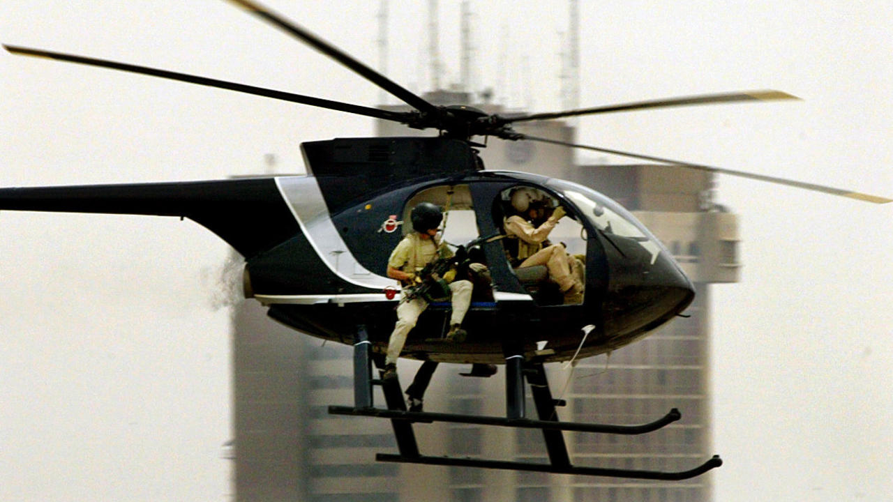 مروحية تابعة لبلاكووتر فوق بغداد عام 2004