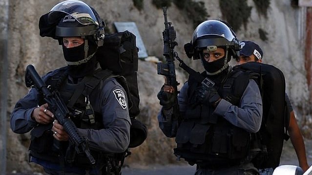 صورة أرشيفية لعنصرين من الشرطة الإسرائيلية في القدس