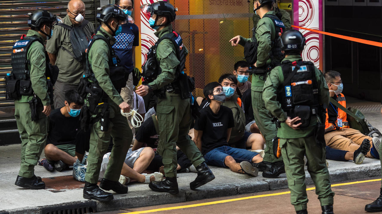 صورة مؤرخة في 6 أيلول/سبتمبر 2020 خلال مواجهات الشرطة مع متظاهرين في هونغ كونغ