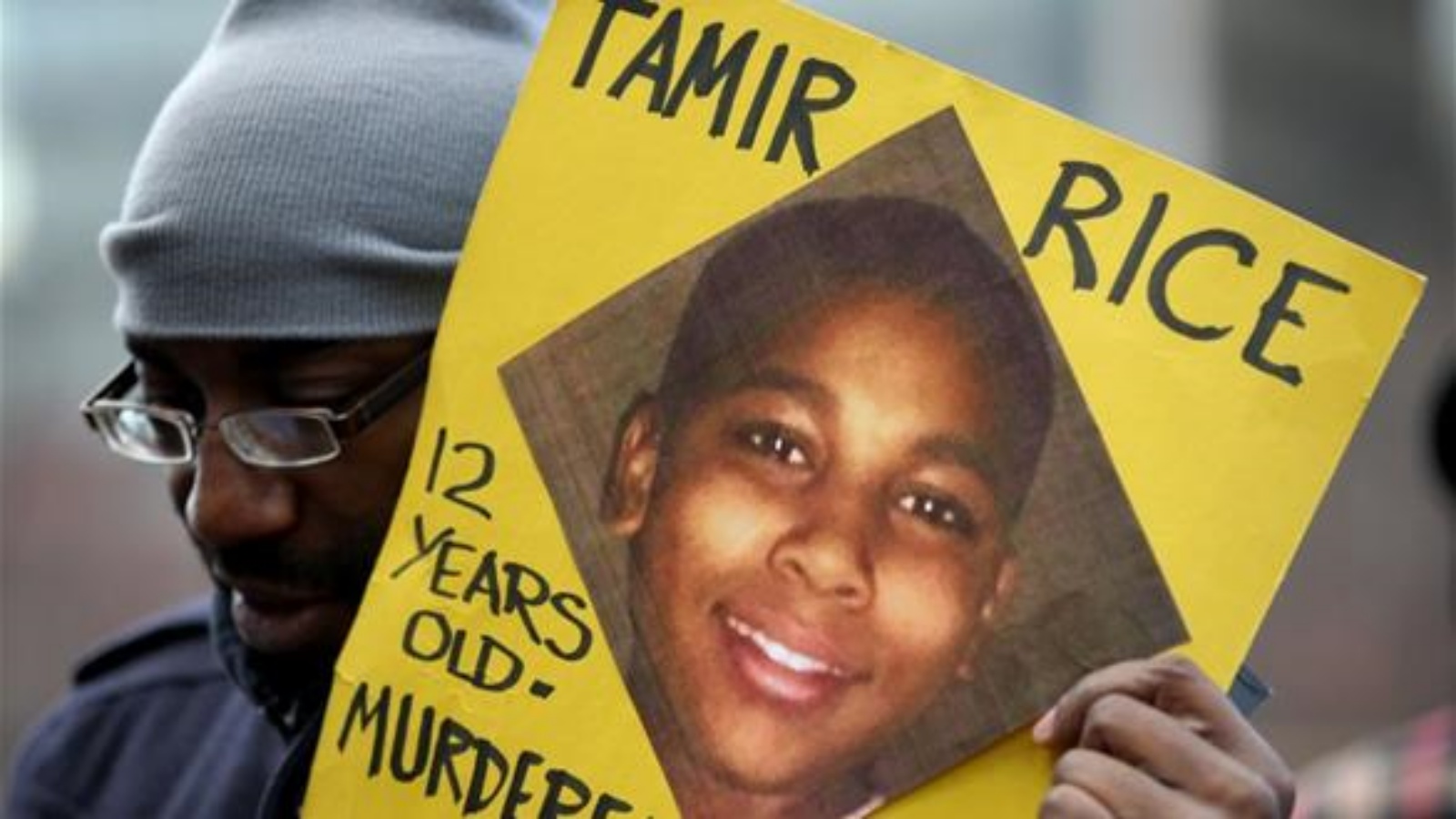 القضاء الأميركي يغلق التحقيق في مقتل فتى أسود في 2014 على يد الشرطة
