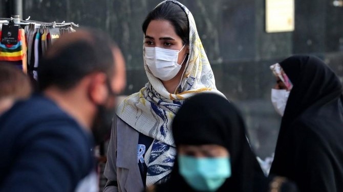 الإيرانيون محرومون من اللقاحات الغربية بفتوى من مرشد دولتهم