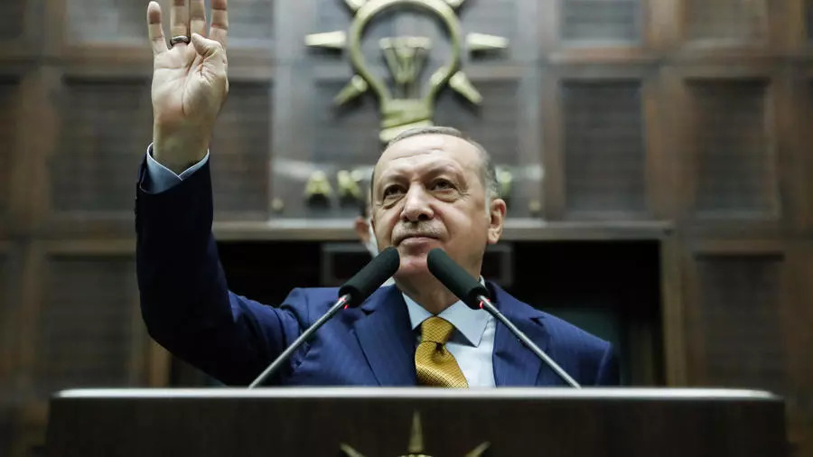 الرئيس التركي رجب طيب إردوغان في لقاء مع نواب حزبه في مقر البرلمان في أنقرة في 23 ديسمبر 2020