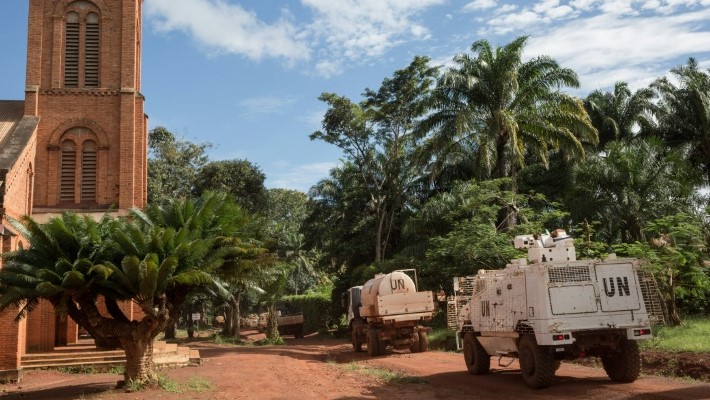 دورية لبعثة الأمم المتحدة في أفريقيا الوسطى في بانغاسو بشرق البلاد