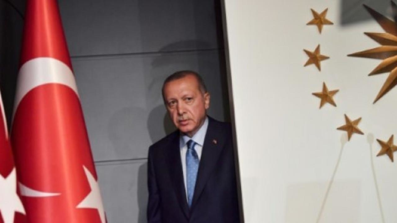 الرئيس التركي رجب طيب أردوغان بعيد فوزه في الانتخابات الرئاسية والتشريعية