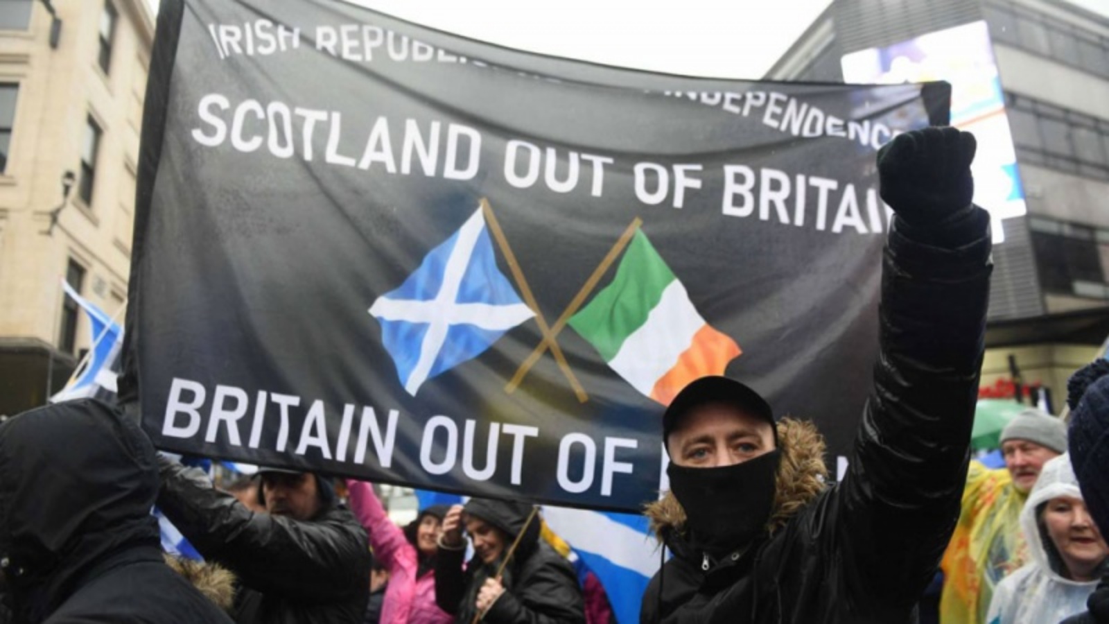 معظم الإسكتلنديين يرغبون في تنظيم استفتاء للاستقلال عن بريطانيا