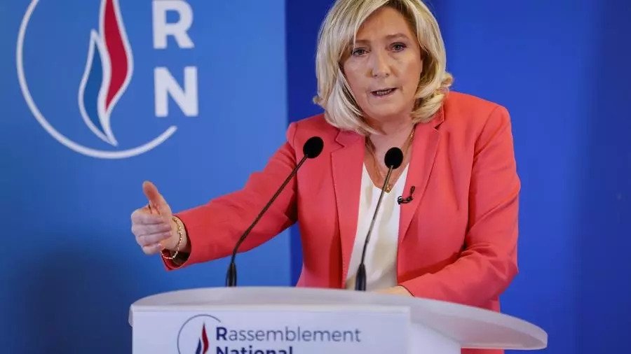 زعيمة اليمين المتطرف الفرنسي مارين لوبن
