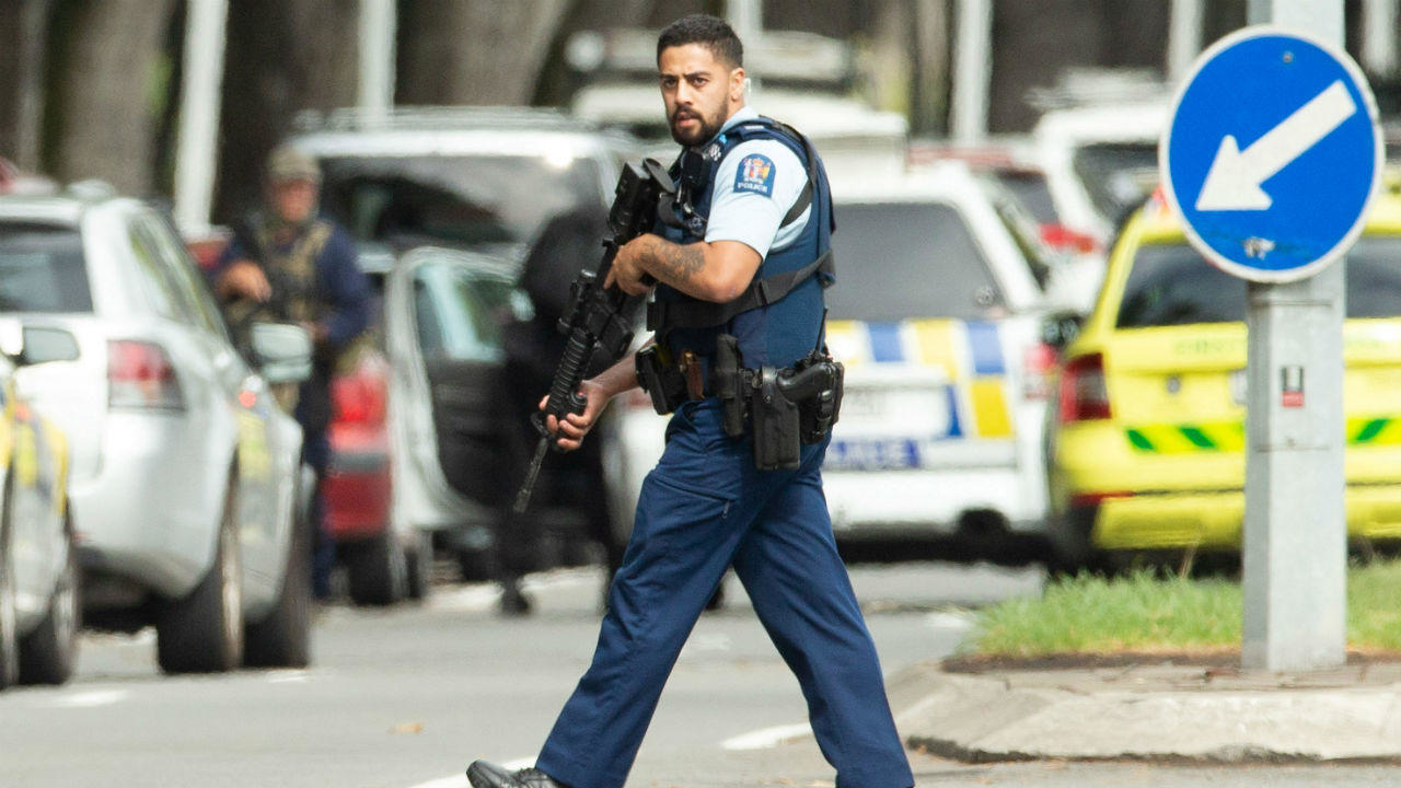 شرطي نيوزيلندي في مدينة كرايستشيرش- 15 مارس/آذار 2019