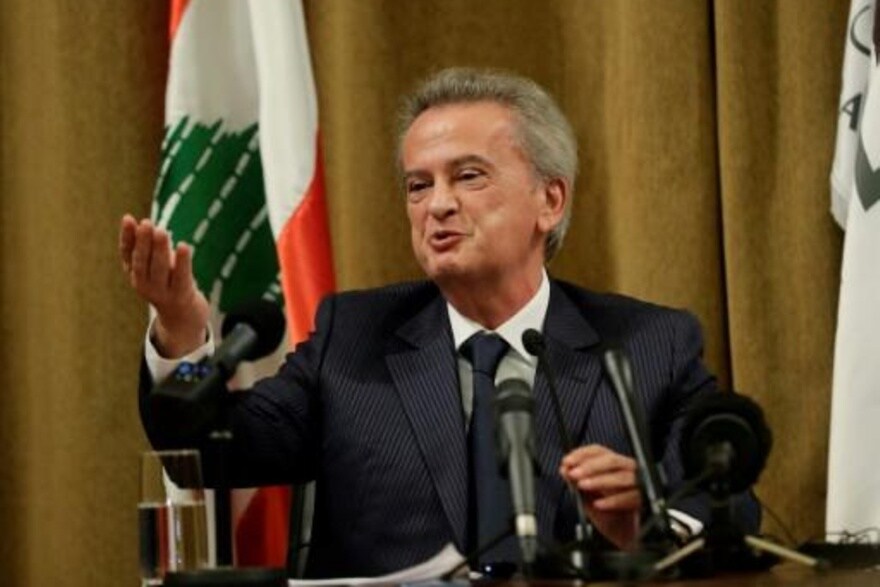  حاكم مصرف لبنان رياض سلامة خلال مؤتمره الصحافي في بيروت في 11 تشرين الثاني/نوفمبر 2019