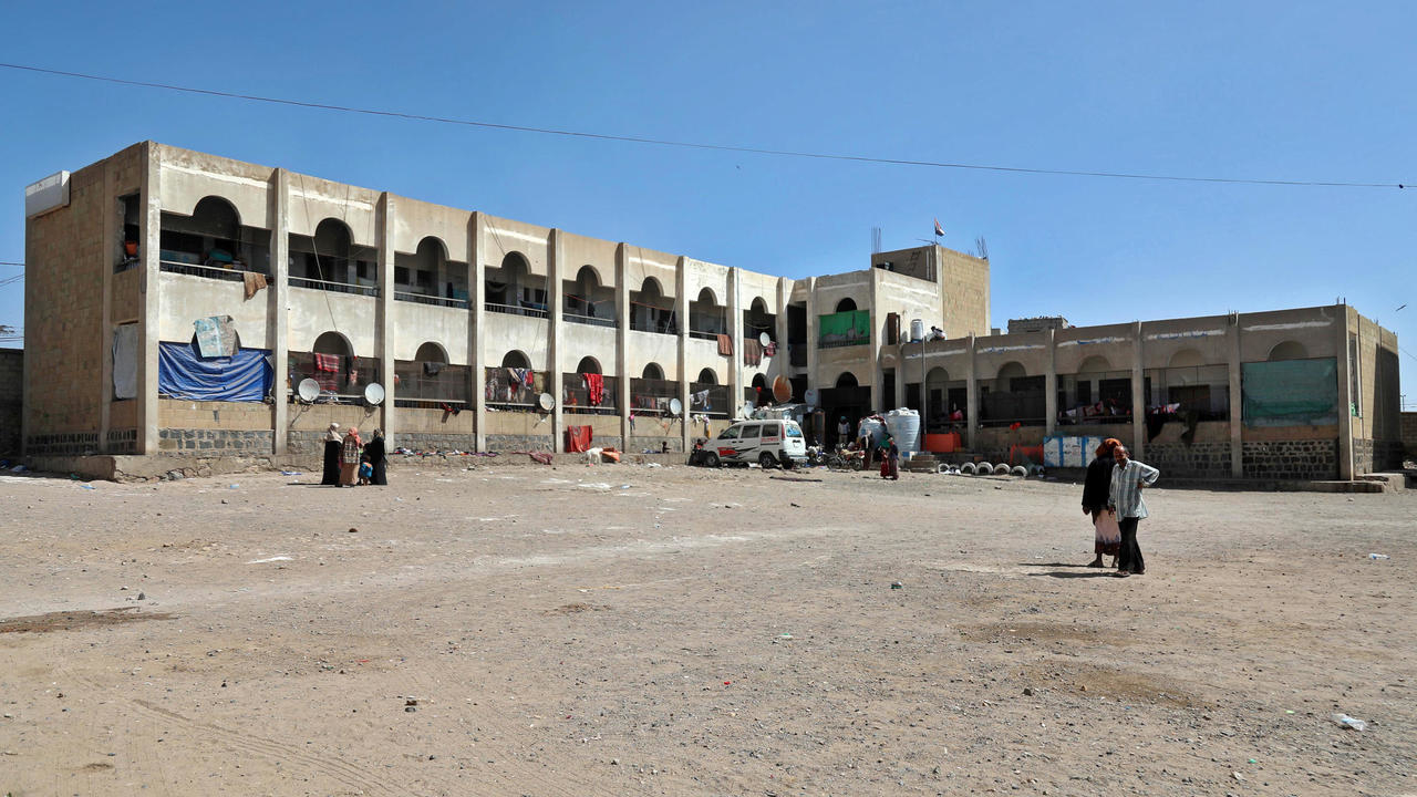 مدرسة تم تحويلها إلى مخيم للنازحين في بلدة التربة بمحافظة تعز، في 4 شباط/فبراير 2021