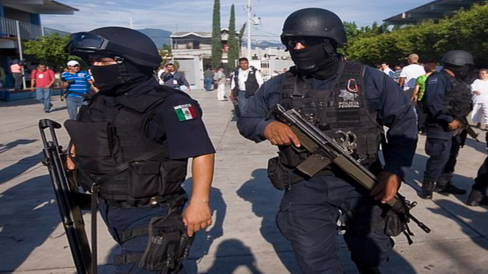 توقيف 12 شرطيا على خلفية مقتل مهاجرين وحرق جثثهم قرب الحدود الأميركية المكسيكية