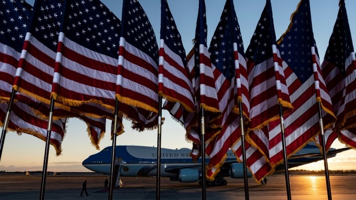الطائرة الرئاسية الأميركية (اير فورس وان) في قاعدة أندورز الجوية في 20 يناير 2021