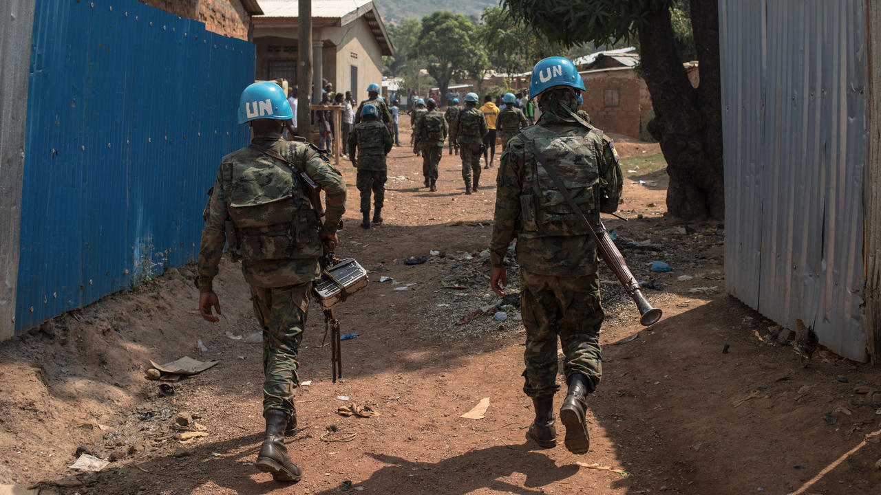 جنود في قوة حفظ السلام الدولية في عاصمة افريقيا الوسطى بانغي في 13 كانون الثاني/يناير 2021