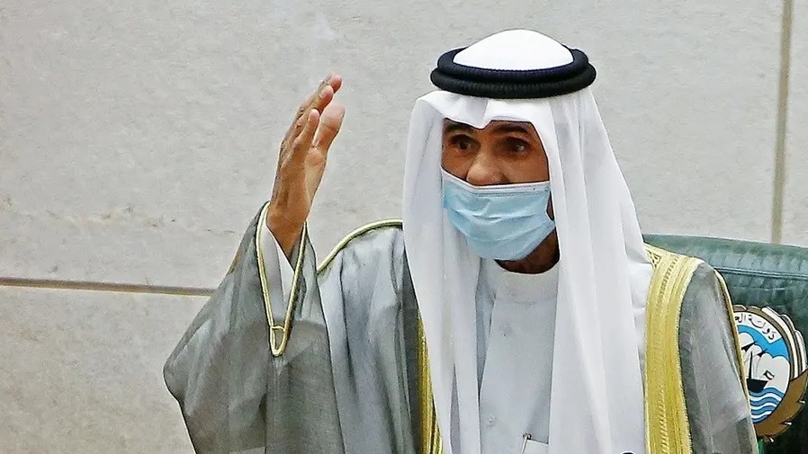 رئيس الحكومة الكويتية الشيخ صباح الخالد خلال جلسة برلمانية.